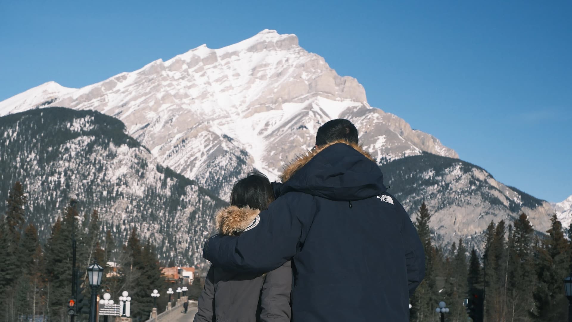 Banff Romantic Highlights: Banff Gondola & "Can This Love Be Translated" Vistas, Banff Activities — photo 1