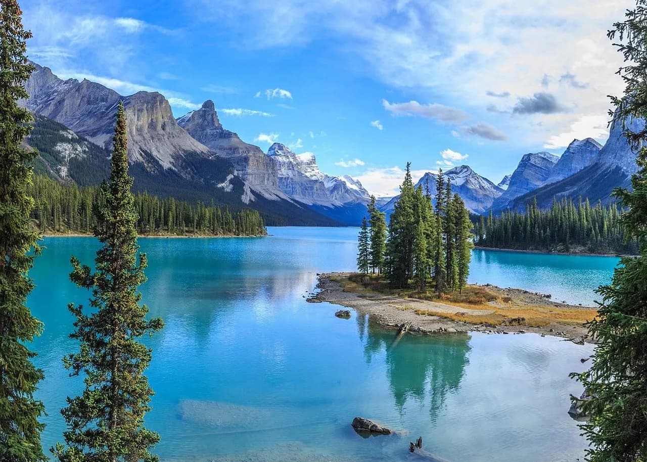 Banff Town & Beyond: A Scenic Journey — photo 1
